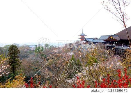 京都・清水寺～清水の舞台と三重塔〜 138869672