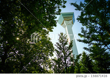 五稜郭タワーと青空 五稜郭タワーと青空 138871416