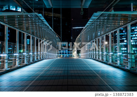 みなとみらい歩道橋の夜景 みなとみらい歩道橋の夜景 138872383