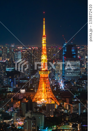 東京都港区 六本木ヒルズから望むライトアップされた東京タワーと大都会の夜景 東京都港区 六本木ヒルズから望むライトアップされた東京タワーと大都会の夜景 138872410