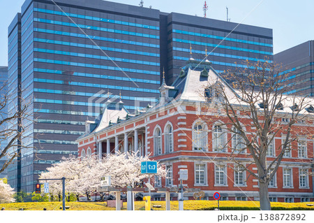 法務省・旧本館赤れんが 満開の桜 法務省・旧本館赤れんが 満開の桜 138872892