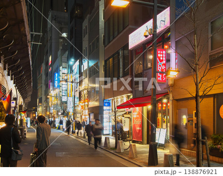 春の東京(日比谷・銀座エリア)の賑やかな飲食街 都市景観(2026年3月) 春の東京(日比谷・銀座エリア)の賑やかな飲食街 都市景観(2026年3月) 138876921