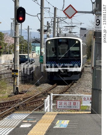 踏切を通過する仙石線 踏切を通過する仙石線 138881167