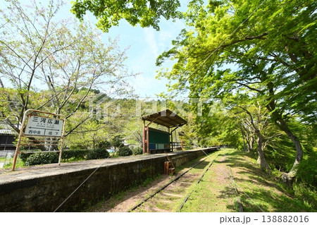 名鉄三河線廃線跡風景 旧三河広瀬駅の青もみじ 名鉄三河線廃線跡風景 旧三河広瀬駅の青もみじ 138882016