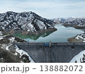 ＜鳥瞰＞雪が残る春の奥只見ダム 138882072