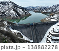 ＜鳥瞰＞ダムから見下ろす春の湖・奥只見湖 138882278