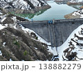 ＜鳥瞰＞残雪とダムと湖のある風景・奥只見湖 138882279
