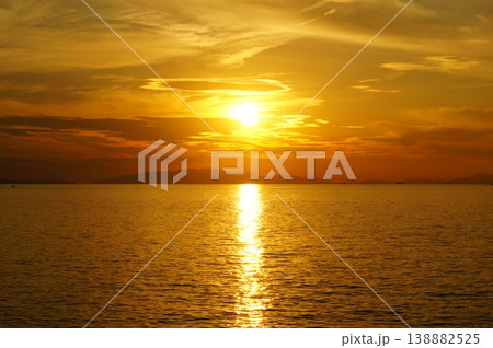 泉佐野市りんくう公園の夕日 138882525