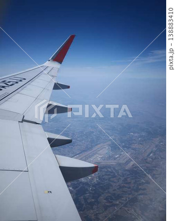 飛行機の翼 飛行機の翼 138883410