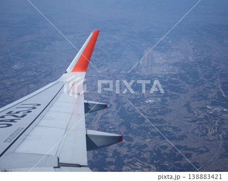 飛行機の翼 飛行機の翼 138883421