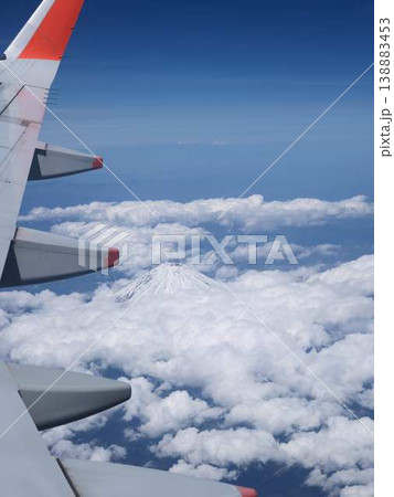 飛行機の翼 飛行機の翼 138883453