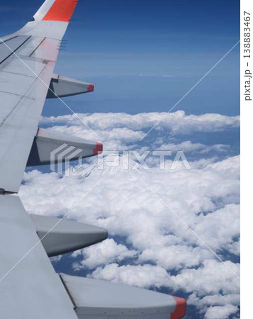 飛行機の翼 138883467