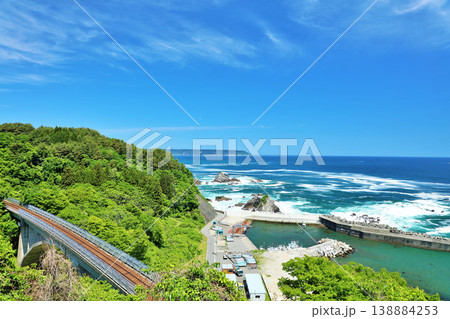 岩手県 青空と青い海の三陸本線 岩手県 青空と青い海の三陸本線 138884253