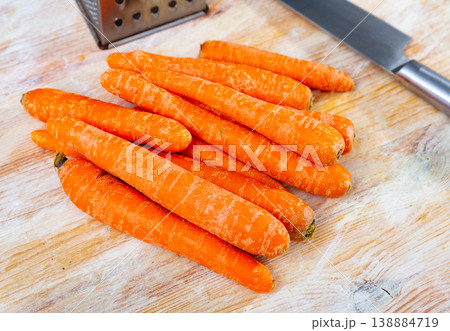 Fresh uncooked washed carrots Fresh uncooked washed carrots 138884719