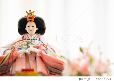 雛人形のお雛様(女雛)／ひな祭り・桃の節句の日本伝統行事 138885993