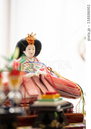 雛人形のお雛様(女雛)／ひな祭り・桃の節句の日本伝統行事 138886001