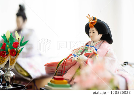雛人形(男雛と女雛)/ひな祭り・桃の節句の日本伝統行事 雛人形(男雛と女雛)/ひな祭り・桃の節句の日本伝統行事 138886028