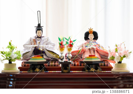雛人形(男雛と女雛)/ひな祭り・桃の節句の日本伝統行事 雛人形(男雛と女雛)/ひな祭り・桃の節句の日本伝統行事 138886071