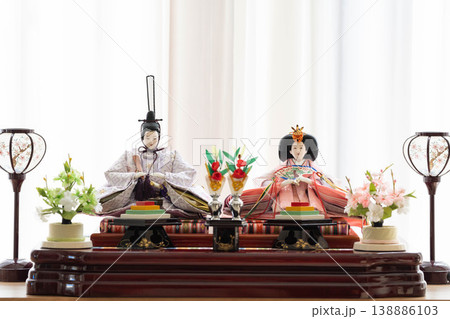 雛人形(男雛と女雛)／ひな祭り・桃の節句の日本伝統行事 138886103