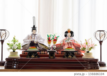 雛人形(男雛と女雛)/ひな祭り・桃の節句の日本伝統行事 雛人形(男雛と女雛)/ひな祭り・桃の節句の日本伝統行事 138886104