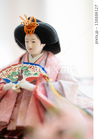 雛人形のお雛様(女雛)/ひな祭り・桃の節句の日本伝統行事 雛人形のお雛様(女雛)/ひな祭り・桃の節句の日本伝統行事 138886127