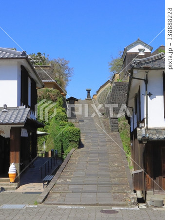 酢屋の坂（商人の町・杵築城下町・縦構図） 138888228