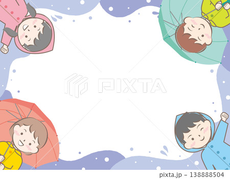 傘をさす合羽姿の子供たちのフレーム　梅雨　雨の日 138888504