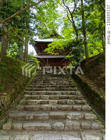 比叡山延暦寺 文殊楼へと続く参道の石段 比叡山延暦寺 文殊楼へと続く参道の石段 138889137