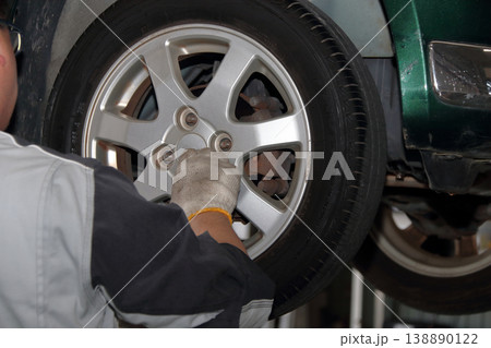 自動車車検点検整備修理工場修理整備工整備士 138890122