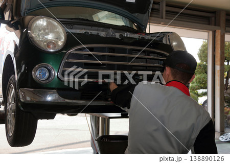 自動車車検点検整備修理工場修理整備工整備士 138890126