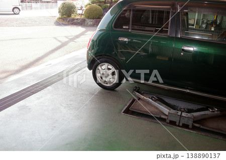 自動車車検点検整備修理工場修理整備工整備士 138890137