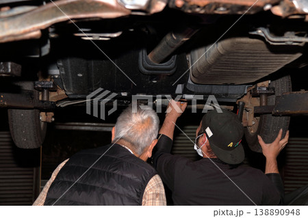 自動車車検点検整備修理工場修理 自動車車検点検整備修理工場修理 138890948