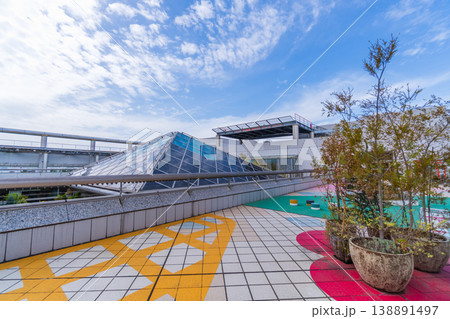 東京都の都市風景　デパートの屋上施設　お庭 138891497