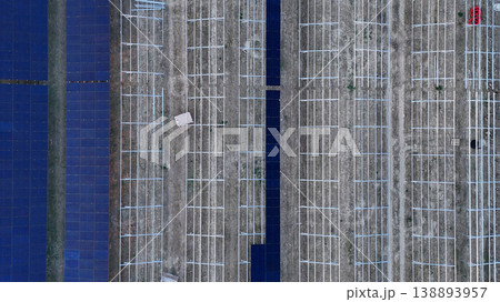Building large agrivoltaic solar farm in agricultural field Building large agrivoltaic solar farm in agricultural field 138893957