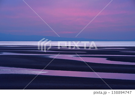 大分県 真玉海岸 干潟のある夕焼け風景 大分県 真玉海岸 干潟のある夕焼け風景 138894747
