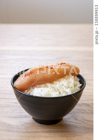 贅沢に明太子を一本のせたご飯 贅沢に明太子を一本のせたご飯 138899913