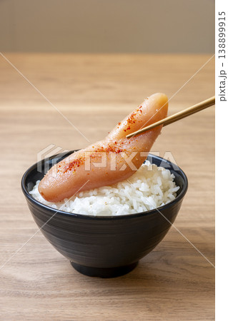 贅沢に明太子を一本のせたご飯 贅沢に明太子を一本のせたご飯 138899915