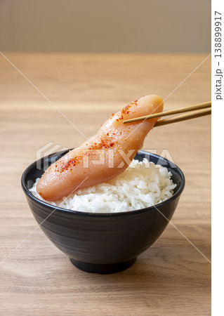 贅沢に明太子を一本のせたご飯 贅沢に明太子を一本のせたご飯 138899917