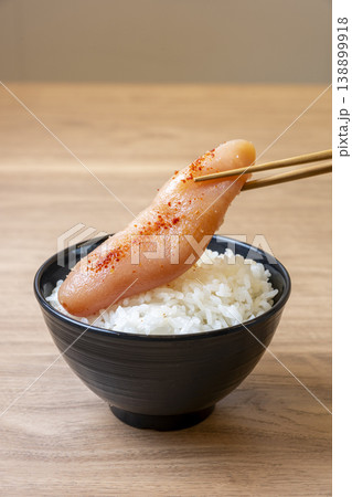 贅沢に明太子を一本のせたご飯 贅沢に明太子を一本のせたご飯 138899918