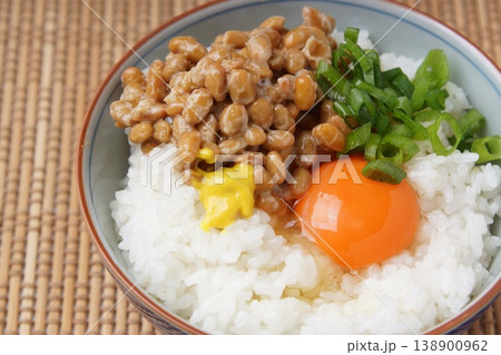 納豆と卵かけご飯 138900962