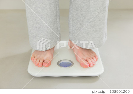 若い男性のダイエットイメージ 若い男性のダイエットイメージ 138901209