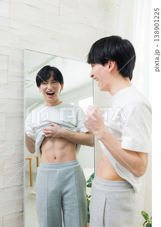 若い男性のダイエットイメージ 若い男性のダイエットイメージ 138901225