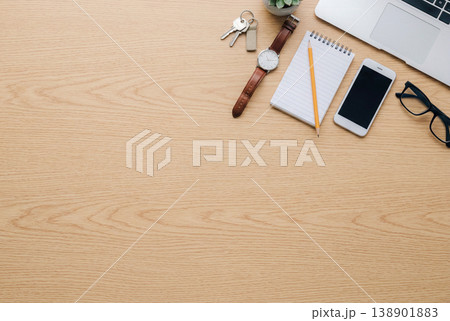 デスクワーク 138901883