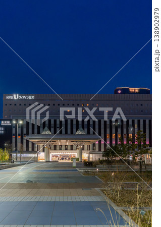ライトアップされた金沢駅 138902979