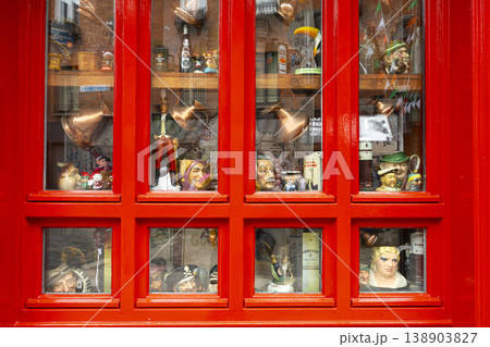 an old window of a typical pub in Dublin, Ireland an old window of a typical pub in Dublin, Ireland 138903827