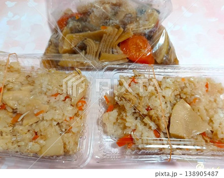 春の味覚♪たけのこの煮物とたけのこの混ぜご飯 138905487