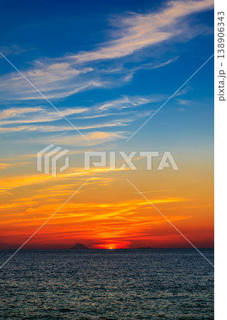 太平洋に沈む真紅のサンセット(種子島) 太平洋に沈む真紅のサンセット(種子島) 138906343