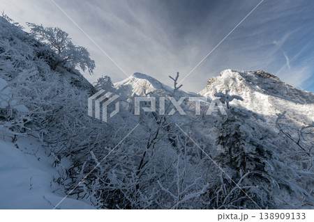 雪山の八ヶ岳、阿弥陀岳 雪山の八ヶ岳、阿弥陀岳 138909133