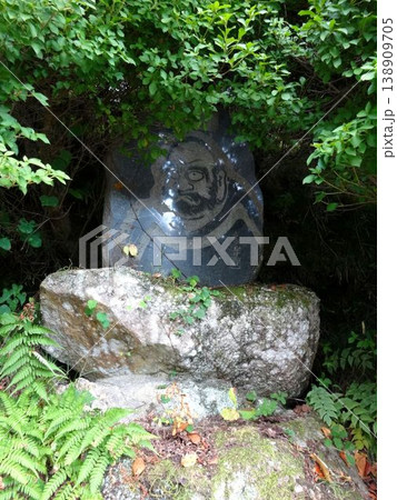 天竜峡にある達磨大師の石碑 天竜峡にある達磨大師の石碑 138909705