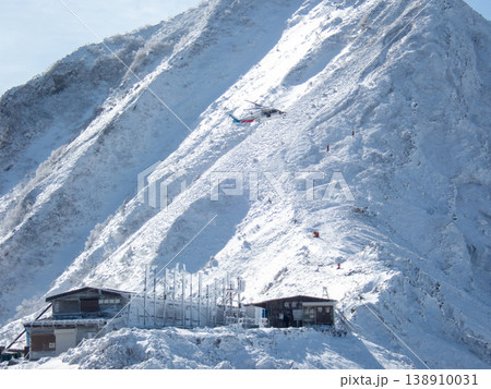 雪山の八ヶ岳、赤岳 雪山の八ヶ岳、赤岳 138910031